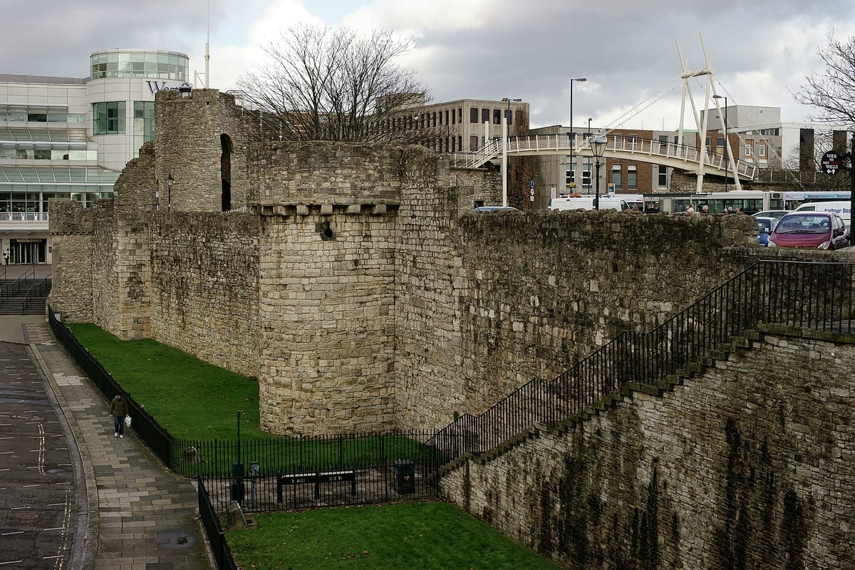 City Walls, Southampton - geograph.org.uk - 3838550